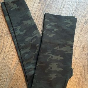 Spanx camo leggings size small